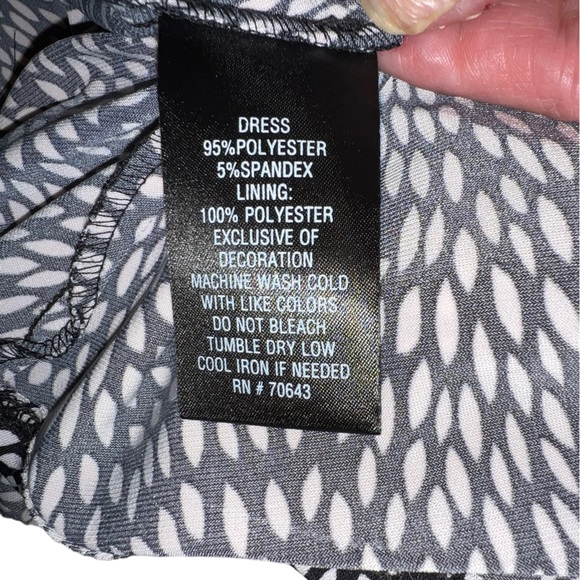 Jessica Howard Black and White Fit And Flare Midi Dress Size. 6 - Picture 7 of 7